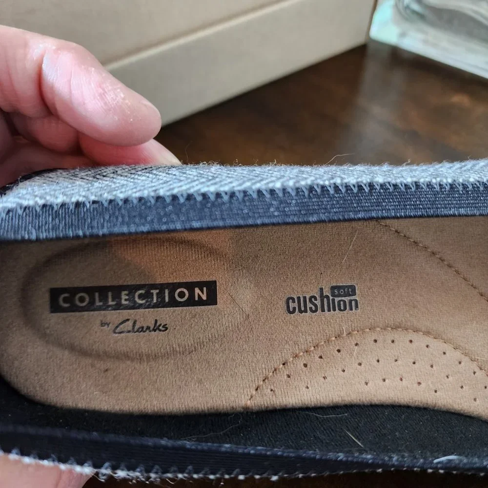 Like New Clarks Black Tweed Combo Slip-On Flats - Picture 7 of 10